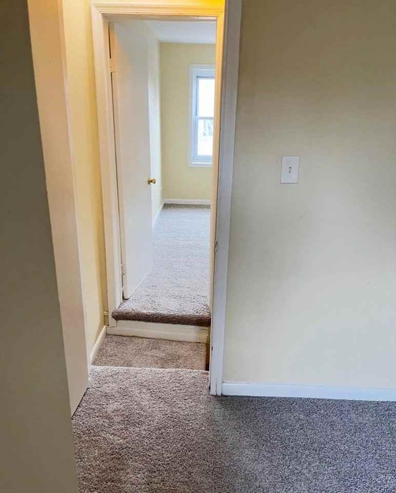 130 S Schroeder St - Photo 7 of 11