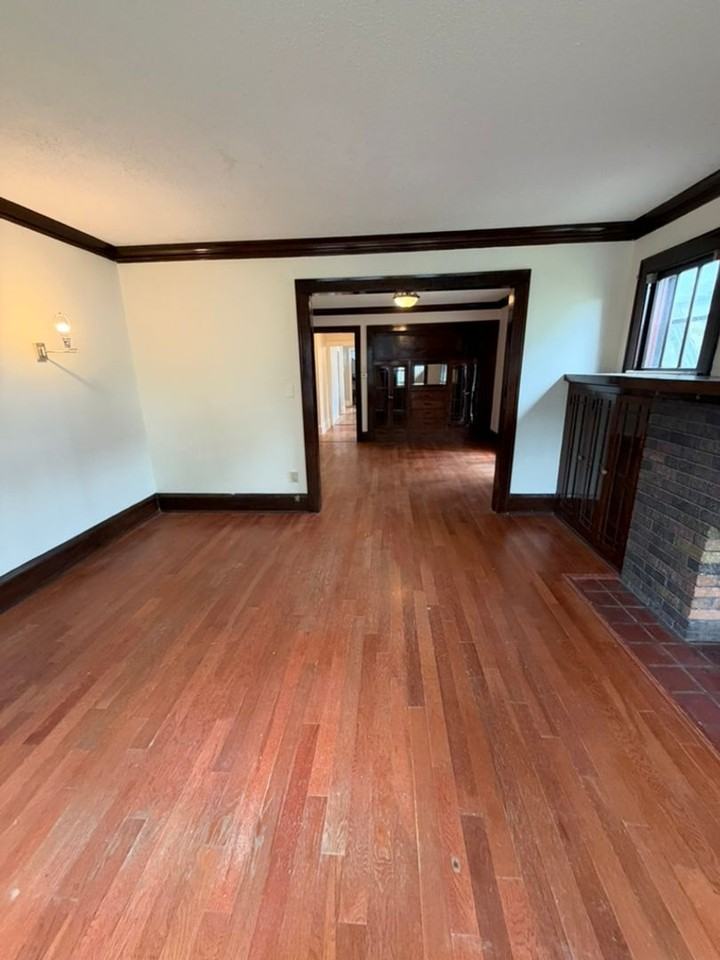 731 Marshall Ave 1st Fl - Photo 6 of 37