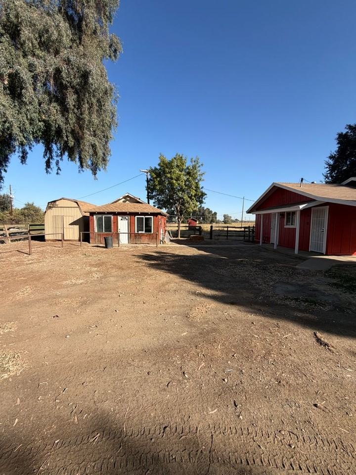7666 Highway 41 - Photo 6 of 15