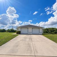 featured image of 1214 1214 / 1216 NE 8th Place
