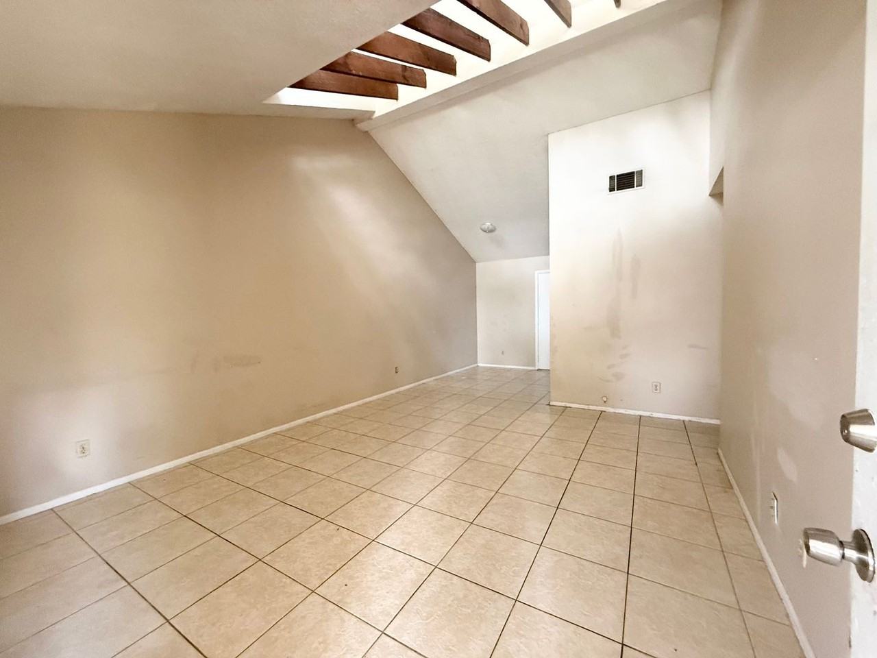 4810 Lighthouse Cir #34 - Photo 3 of 10