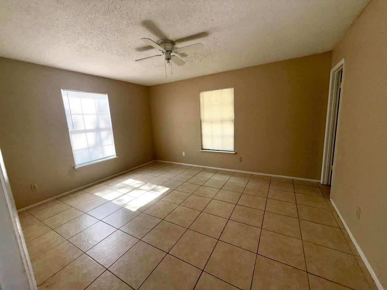 4810 Lighthouse Cir #34 - Photo 7 of 10