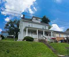 featured image of 721 721 - 727 Louise Ave