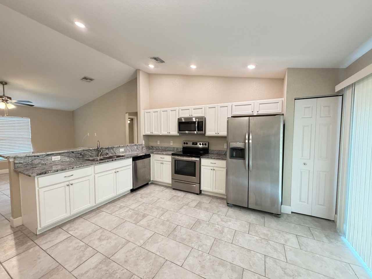 2736 Sw 161st Loop - Photo 5 of 20