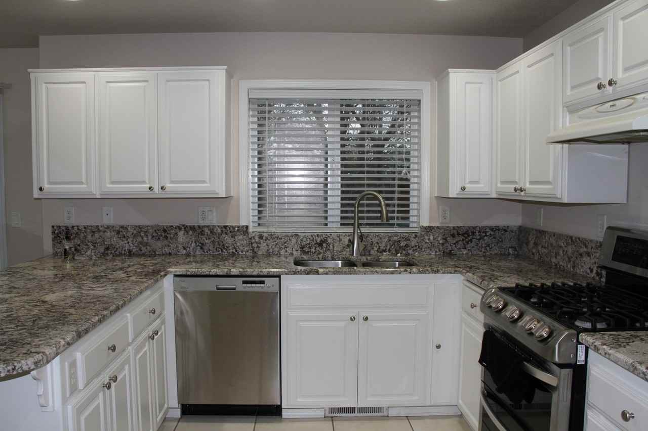 7575 Broken Top Ave Ne - Photo 2 of 23