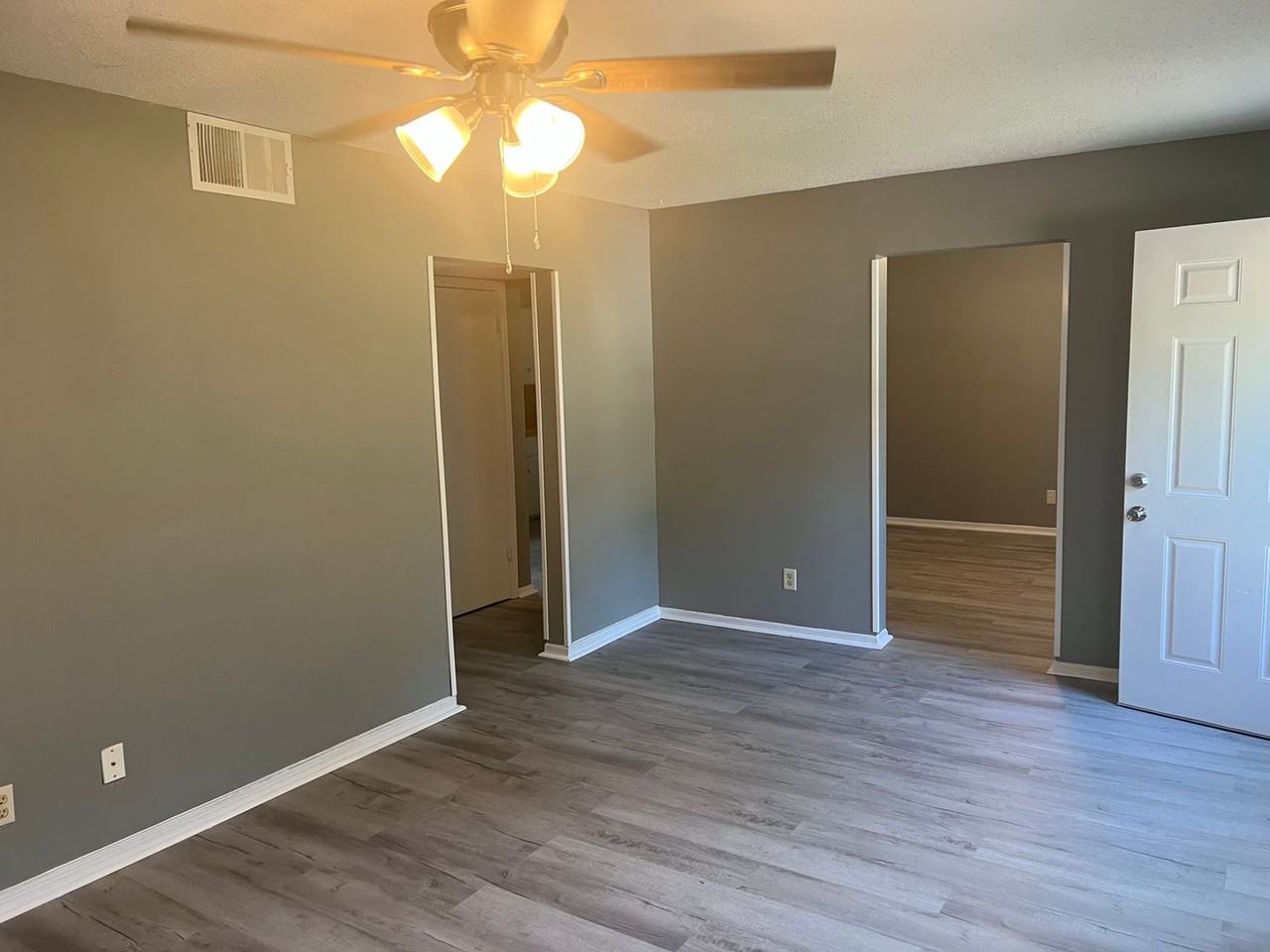 712 Elaine St - Photo 4 of 12