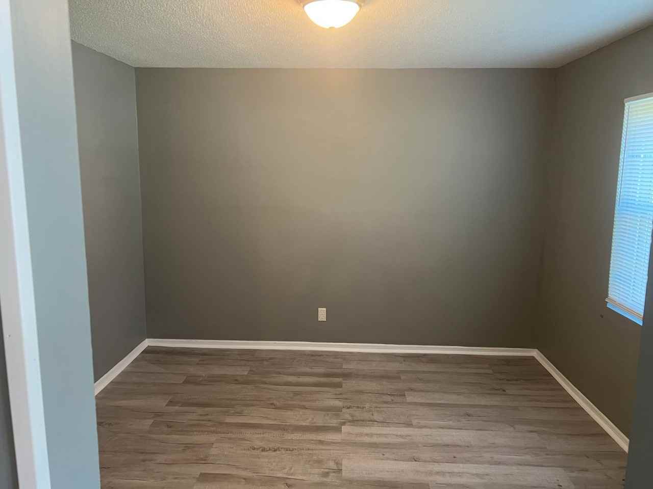 712 Elaine St - Photo 5 of 12