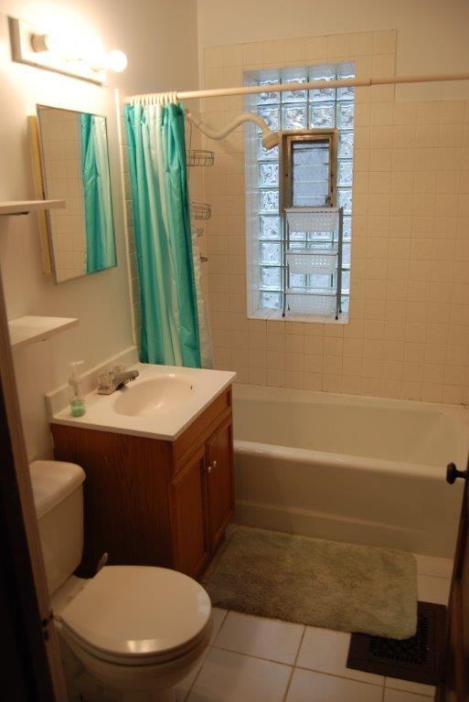 827 Simpson St - Photo 2 of 9