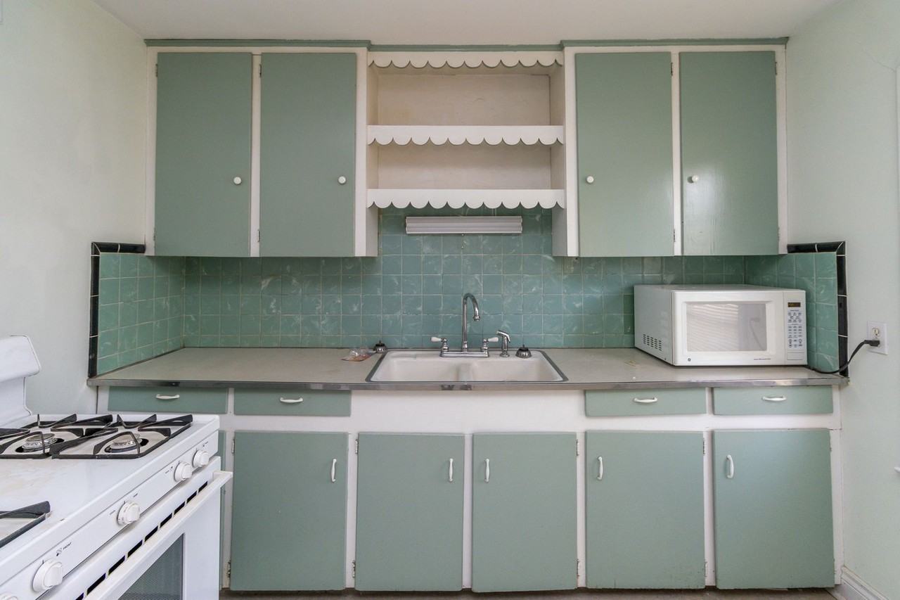 1313 Paris Rd - Photo 4 of 11