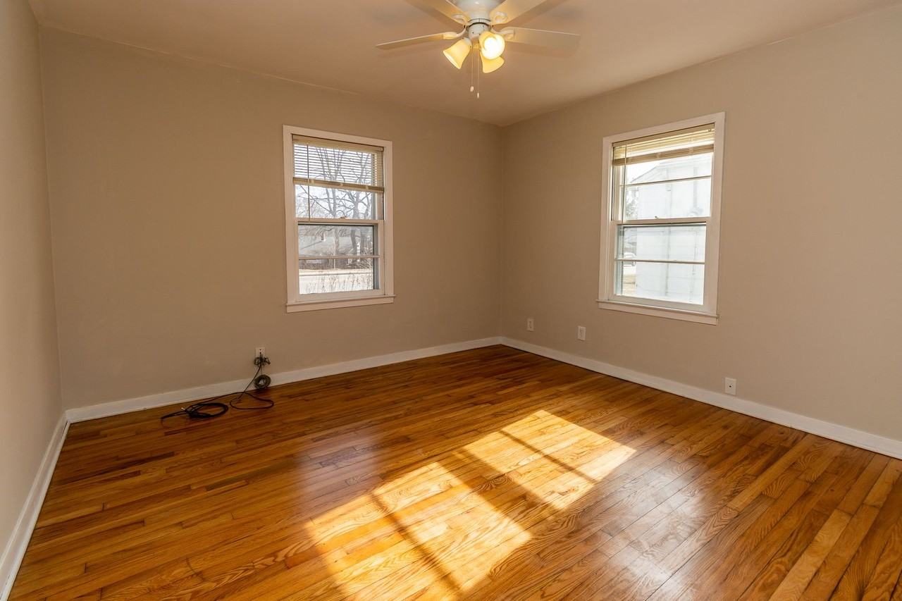 1313 Paris Rd - Photo 6 of 11