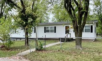 featured image of 6901 N Maxine St