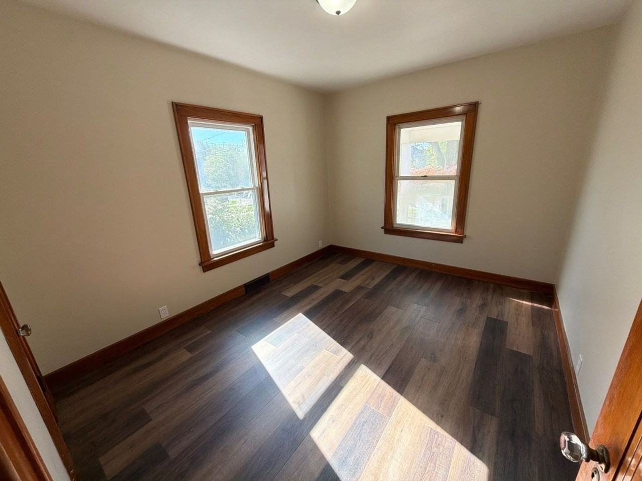 1244 Elmhurst Dr - Photo 6 of 17