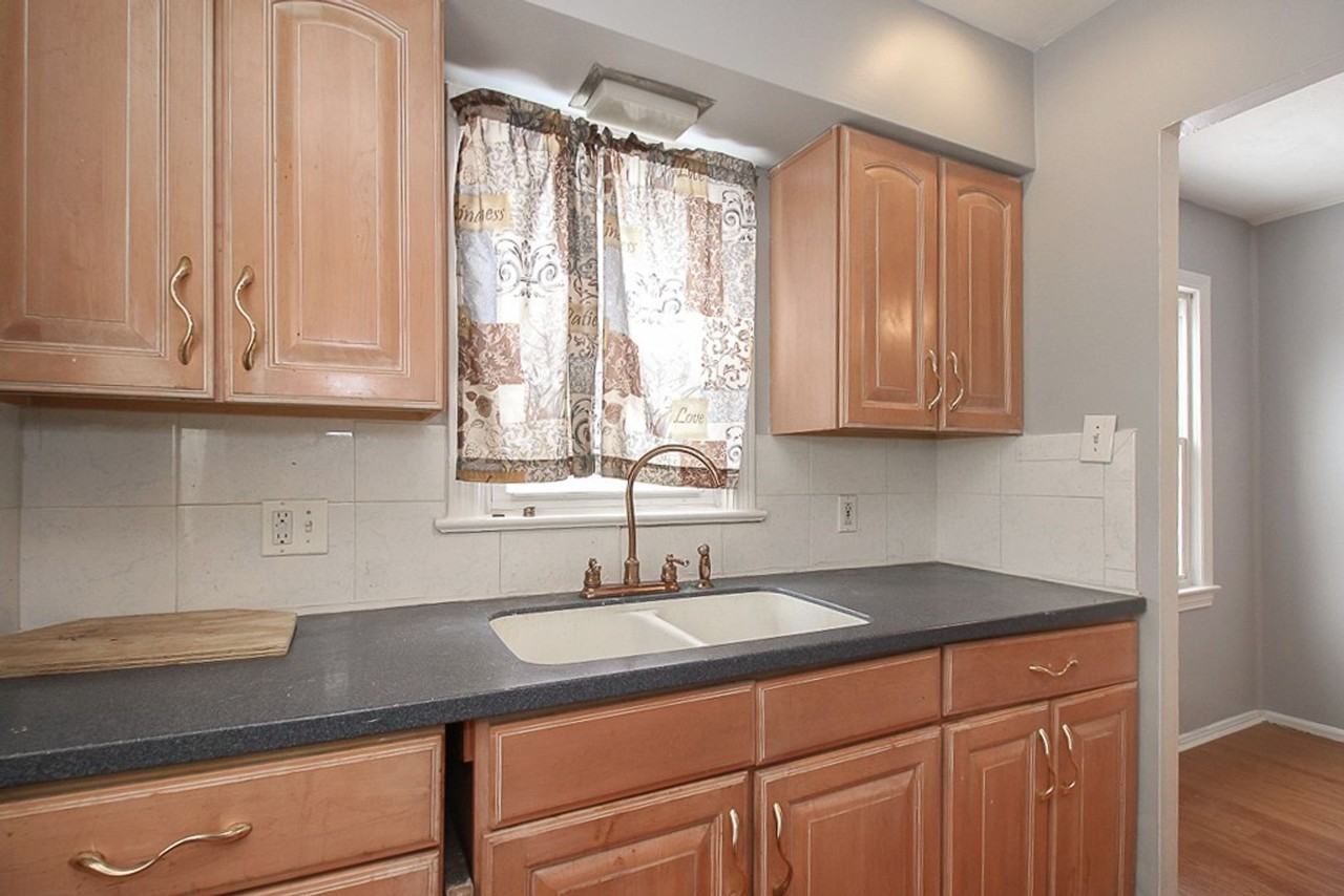 17416 Wayne Dr - Photo 4 of 39