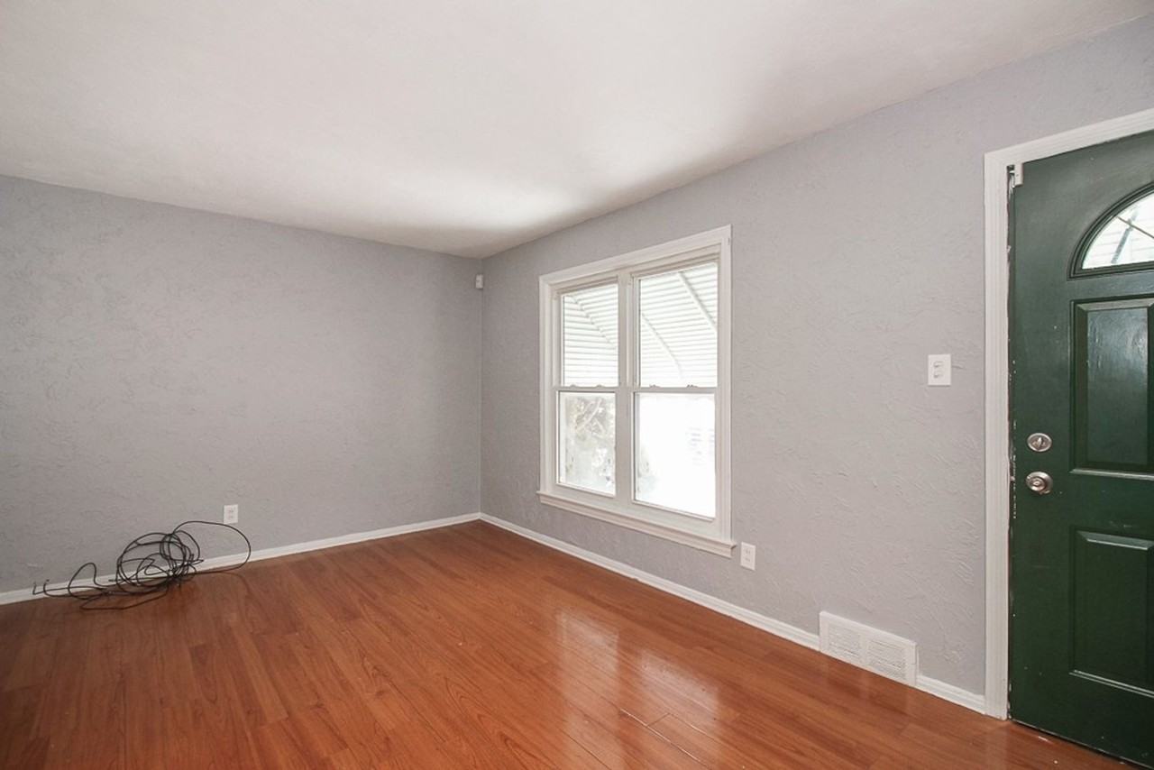 17416 Wayne Dr - Photo 5 of 39