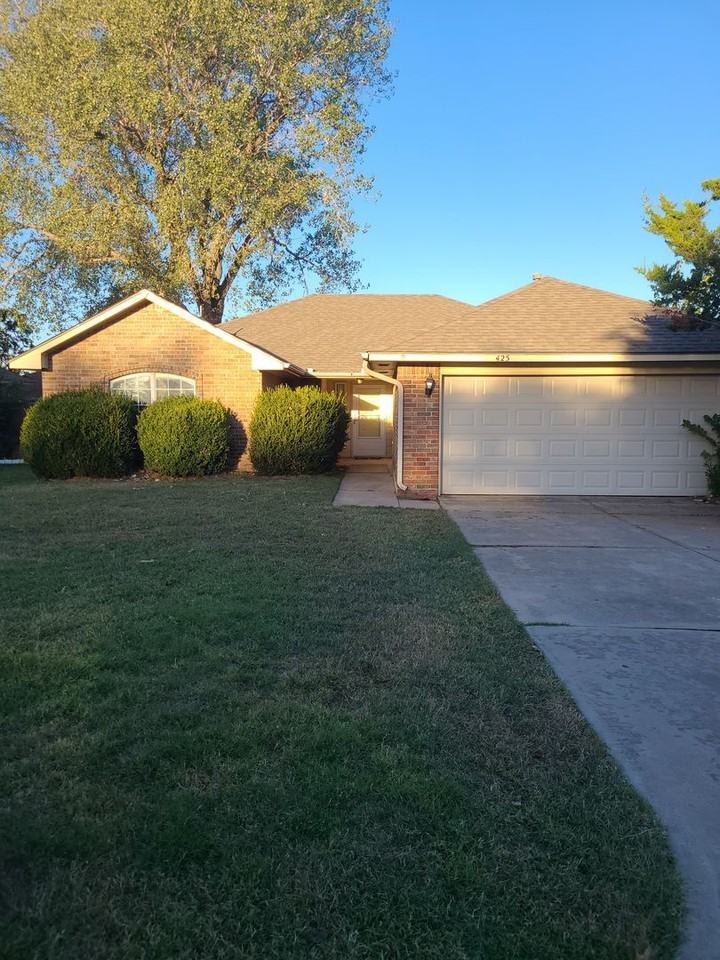 425 Pinehurst Dr - Photo 3 of 27
