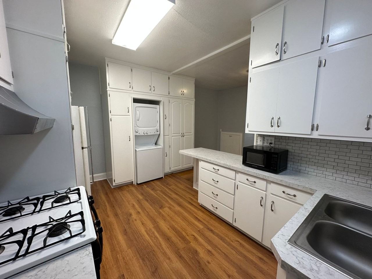 521 Forest Ave - Photo 5 of 9
