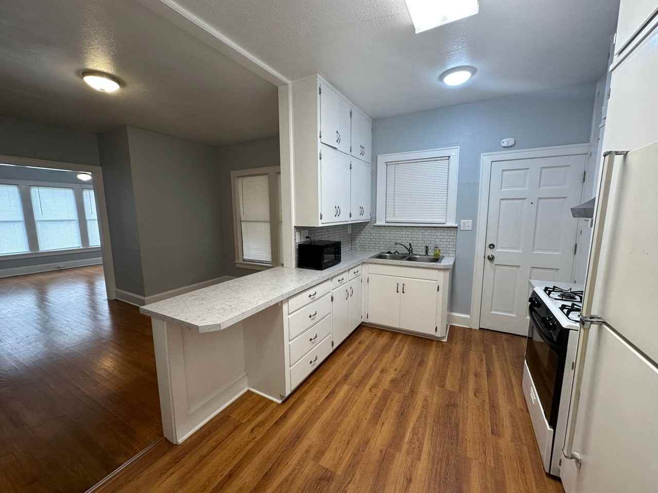 521 Forest Ave - Photo 6 of 9
