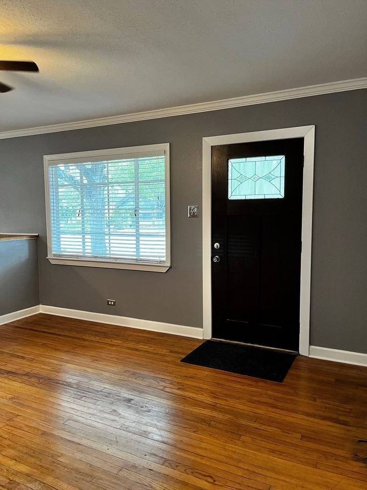 146 Rodena St - Photo 4 of 19