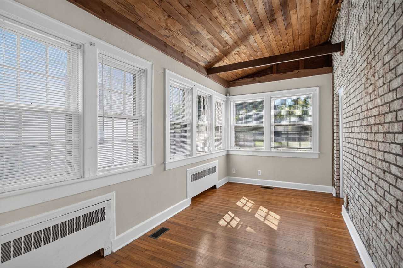 5212 Huntington Ave - Photo 3 of 14
