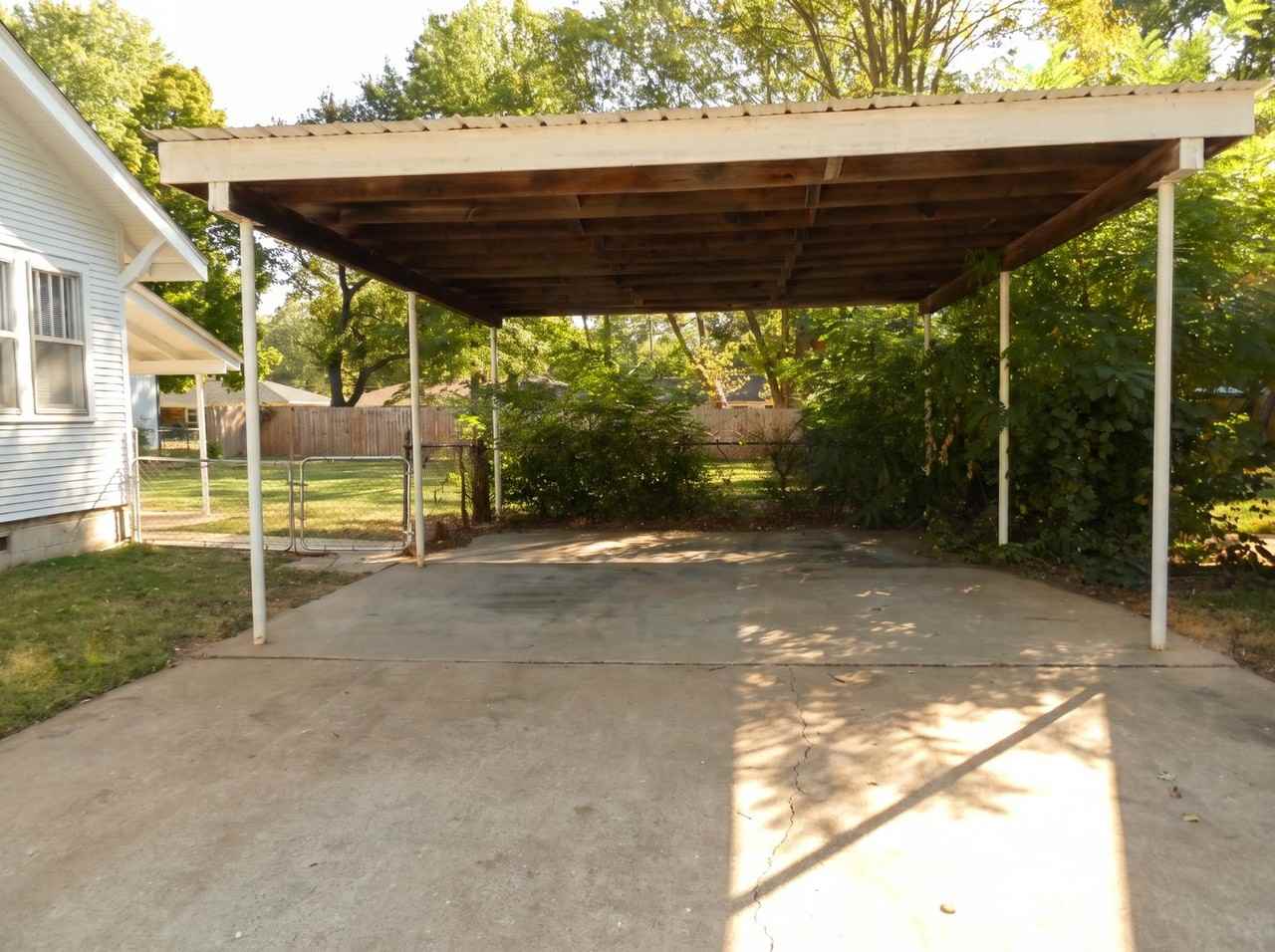 2450 S Holland Ave - Photo 2 of 17
