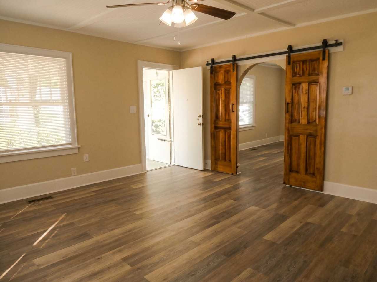 2450 S Holland Ave - Photo 3 of 17