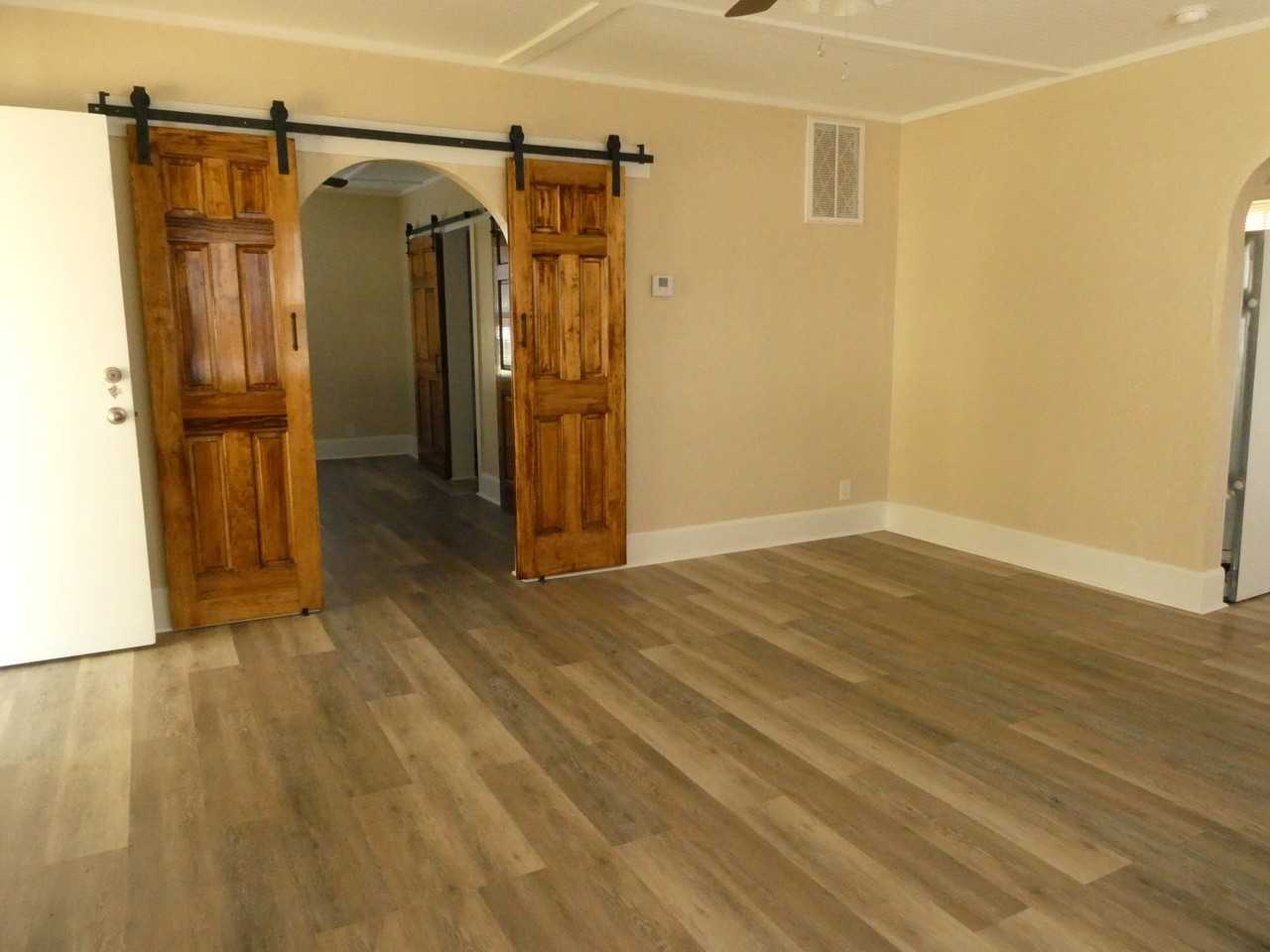 2450 S Holland Ave - Photo 4 of 17