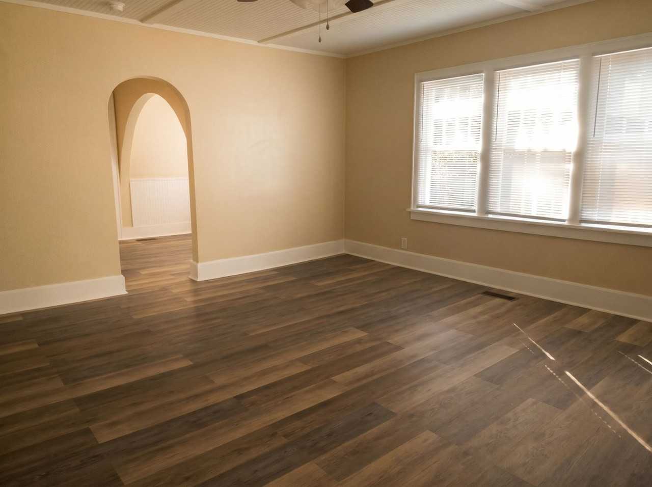 2450 S Holland Ave - Photo 5 of 17