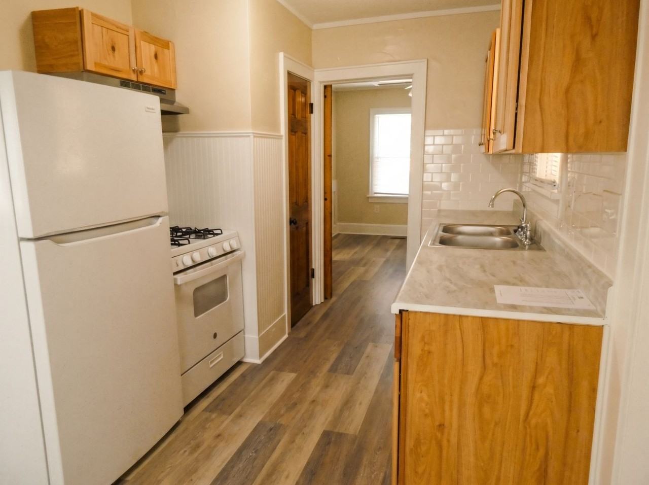 2450 S Holland Ave - Photo 6 of 17