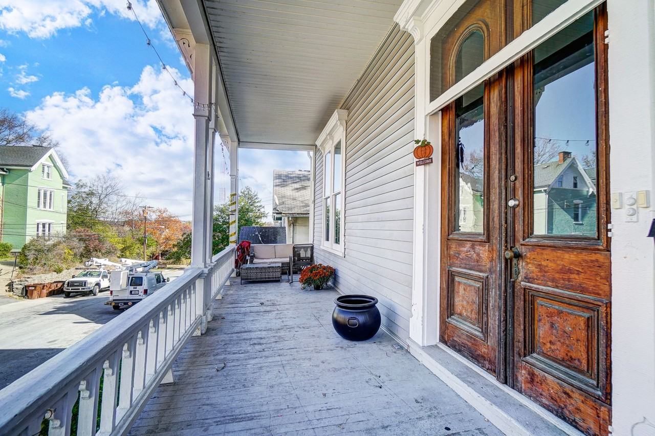235 McCormick Pl. - Photo 4 of 50