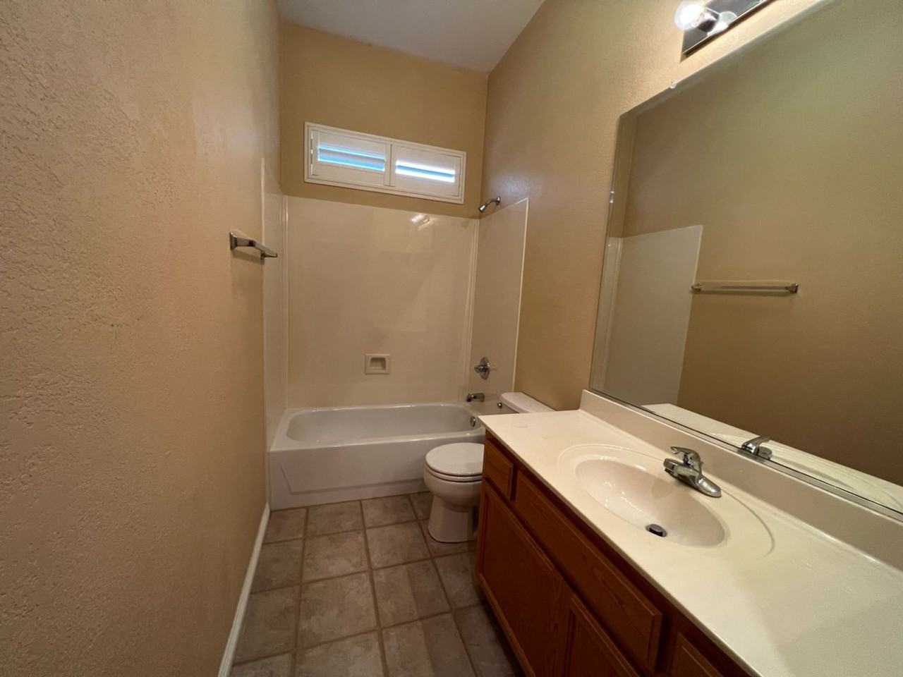 1628 Snyder Ave - Photo 7 of 46