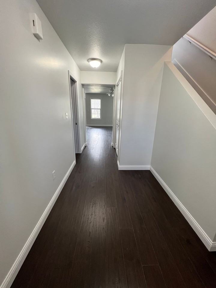 KARR CAPITAL - Photo 2 of 30