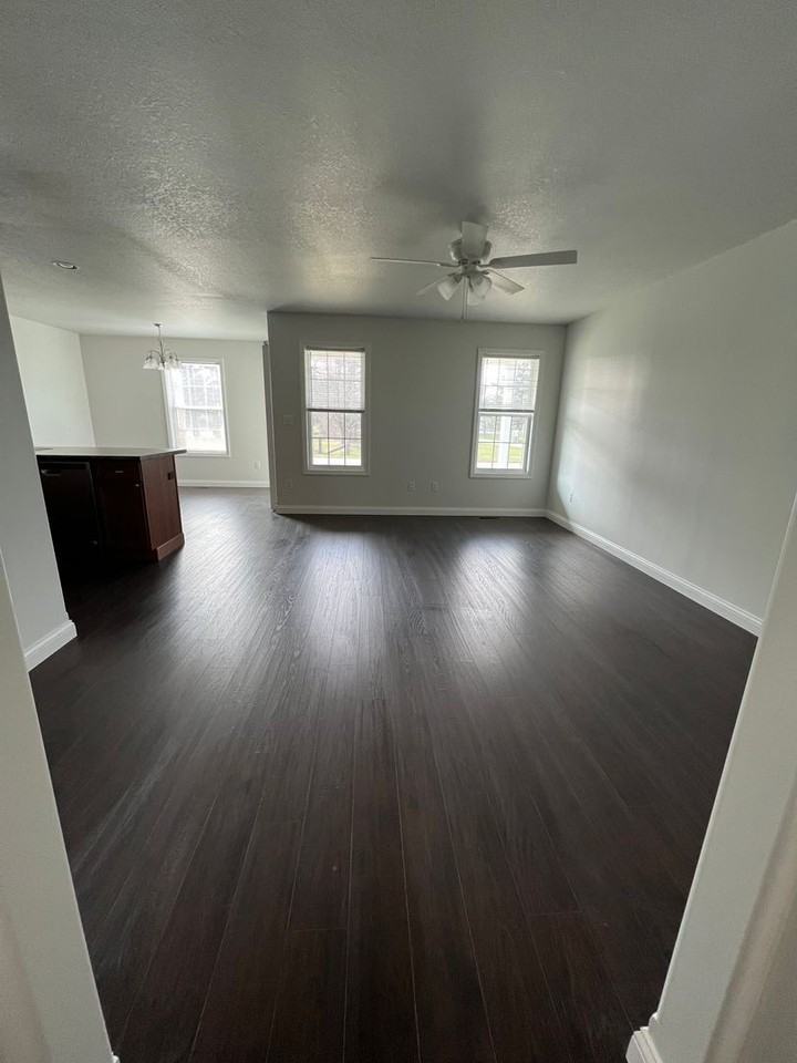 KARR CAPITAL - Photo 5 of 30
