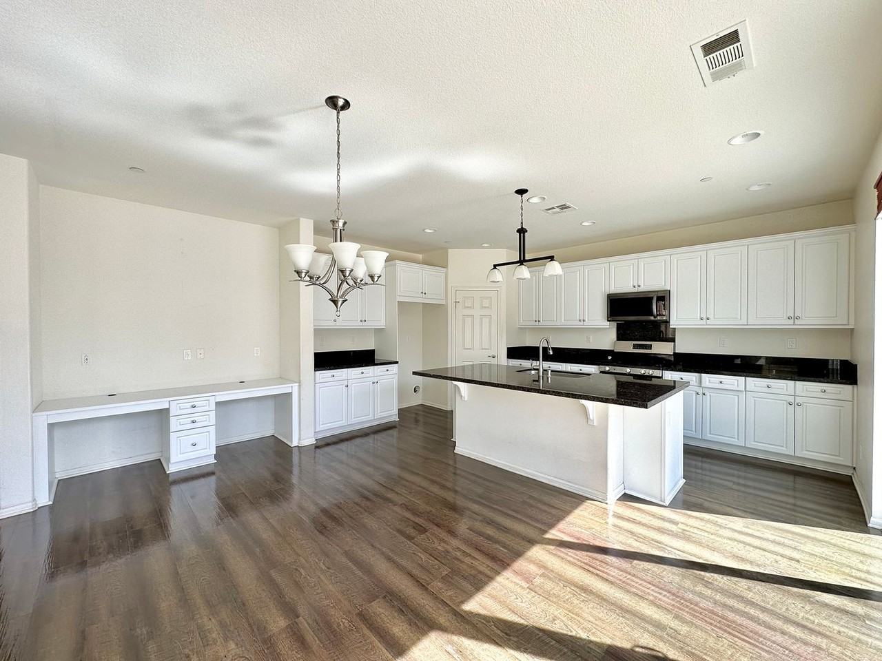 682 Seine River Way - Photo 5 of 35