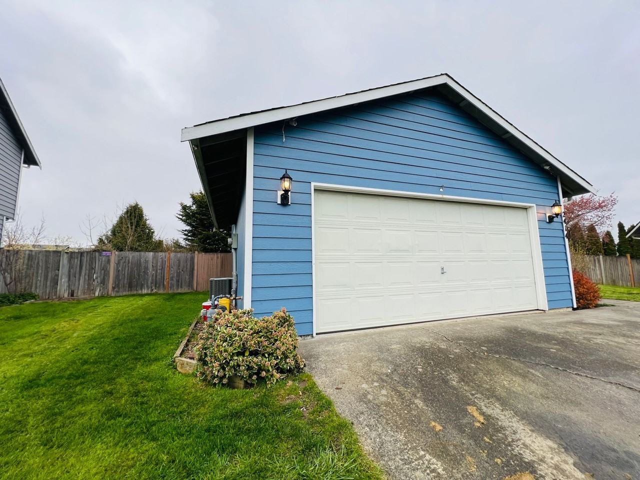 2414 N 24th Pl - Photo 2 of 21