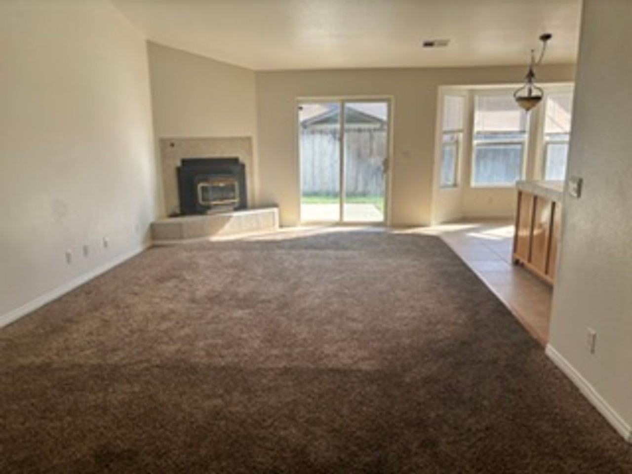 818 Elm St - Photo 7 of 30