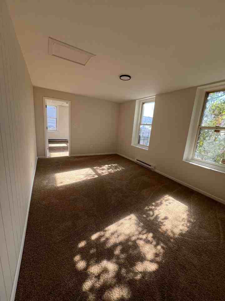 602 N Jordan St - Photo 2 of 5
