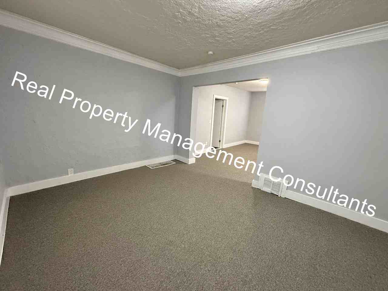 4025 E 67th Ter - Photo 4 of 23