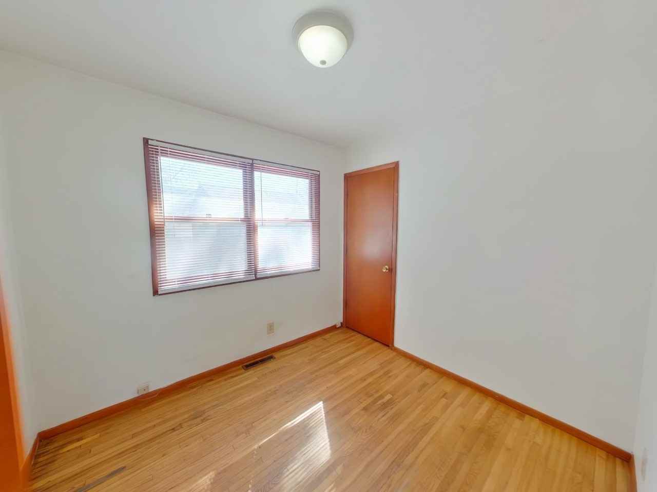 452 S Knight St - Photo 7 of 11