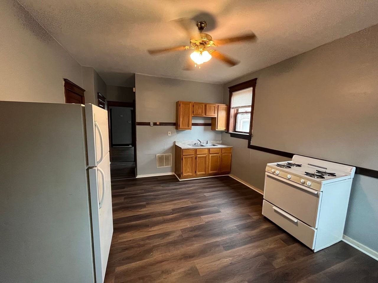 4562 Varrelmann Ave 2nd Fl - Photo 4 of 50
