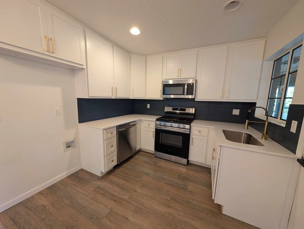1619 Carlisle Ct - Photo 6 of 14