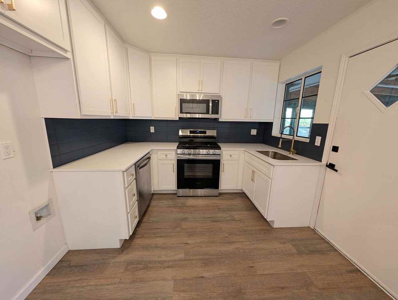 1619 Carlisle Ct - Photo 7 of 14