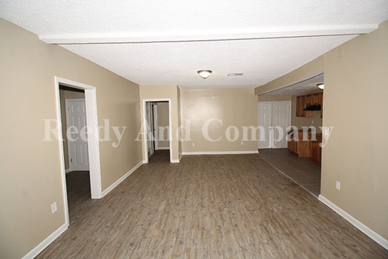 2342 Poe Ave - Photo 4 of 18