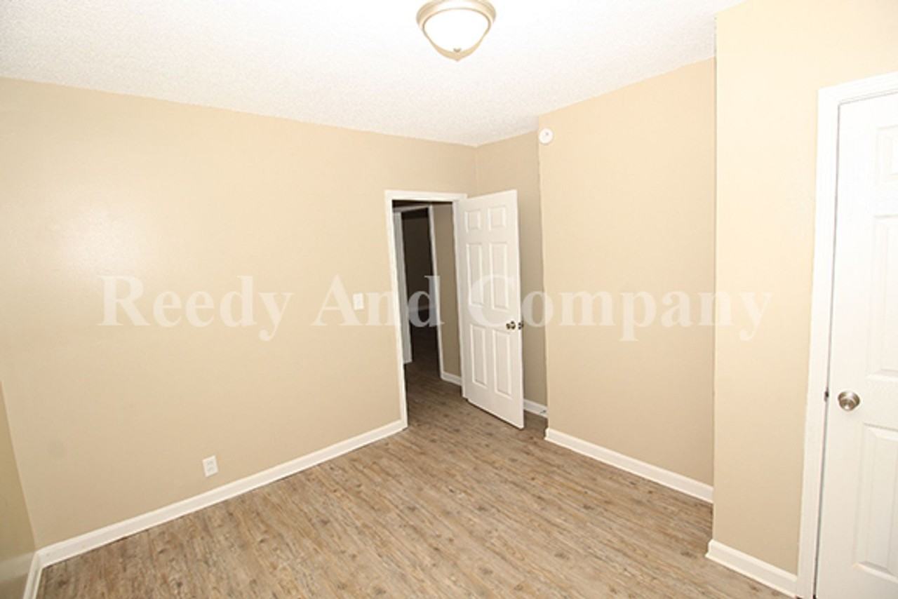 2342 Poe Ave - Photo 7 of 18