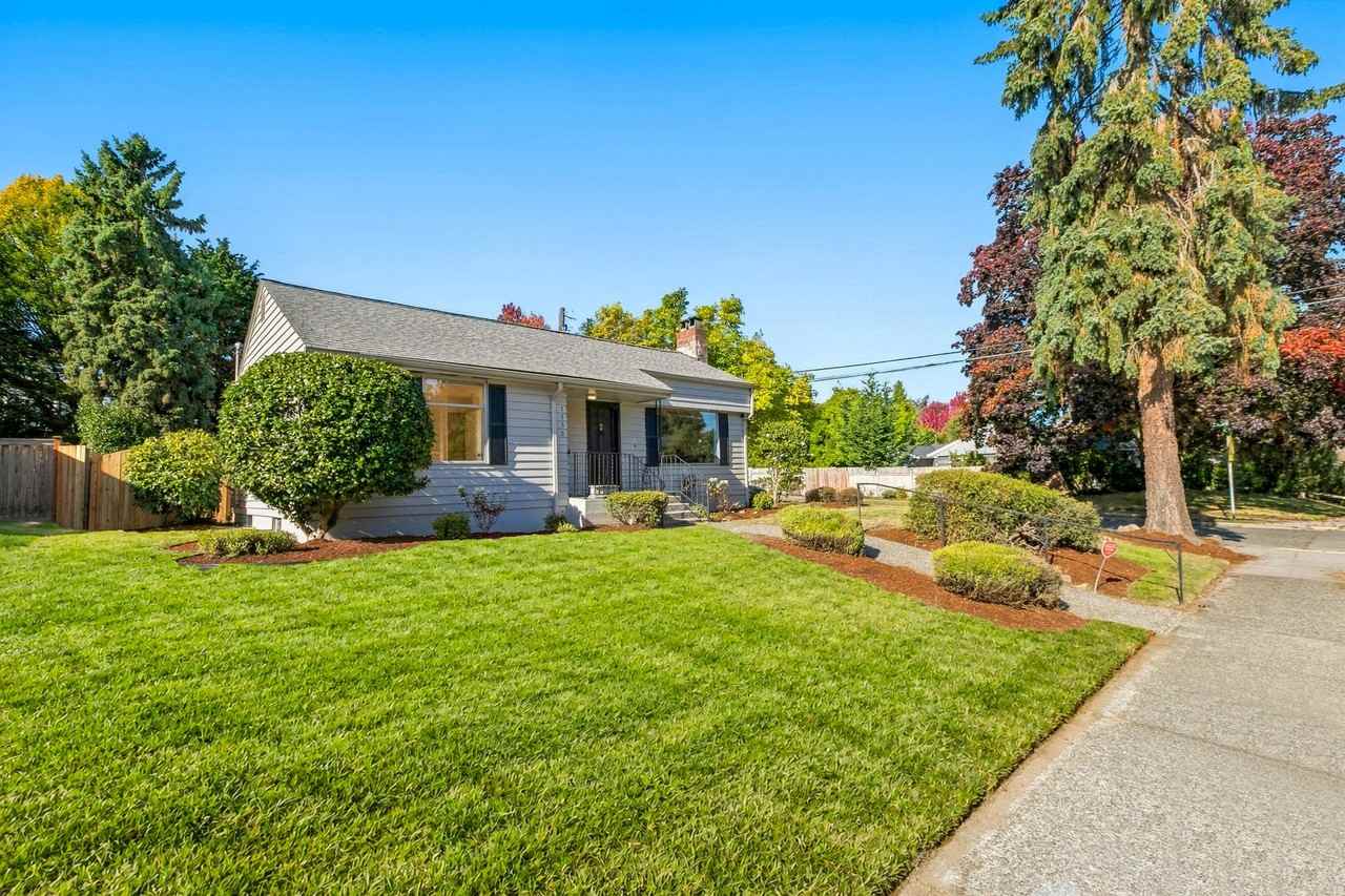 7755 44th Ave Ne - Photo 5 of 35