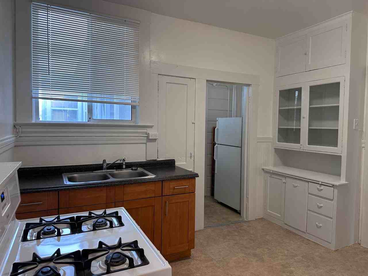 2614 Gough St - Photo 3 of 15