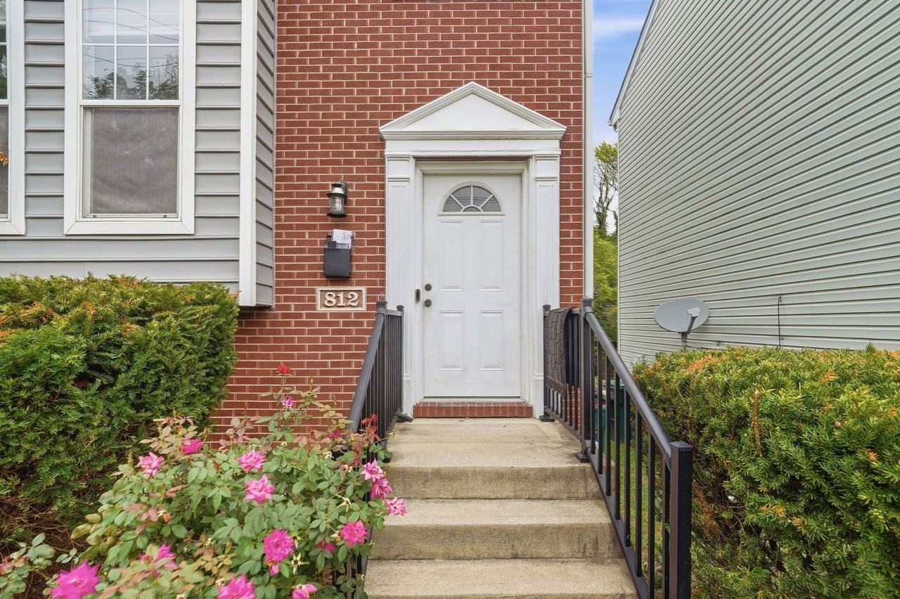 812 William Howard Taft Rd - Photo 3 of 42