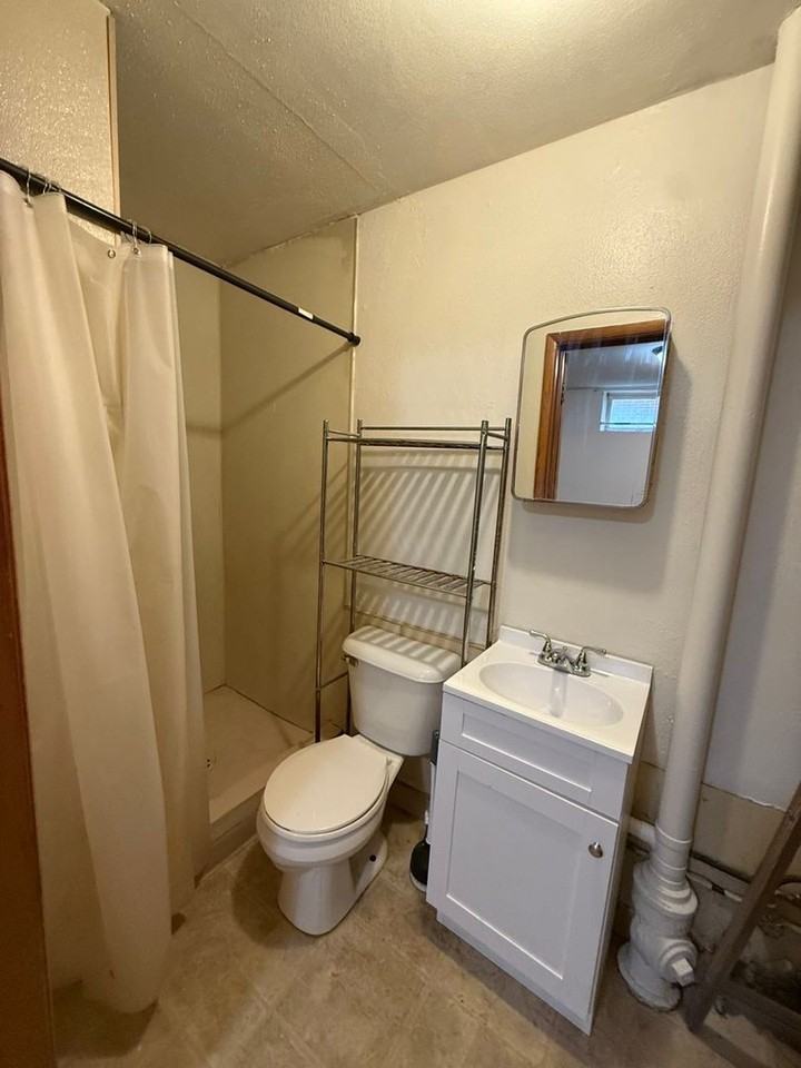 719 Avenue C - Photo 5 of 7