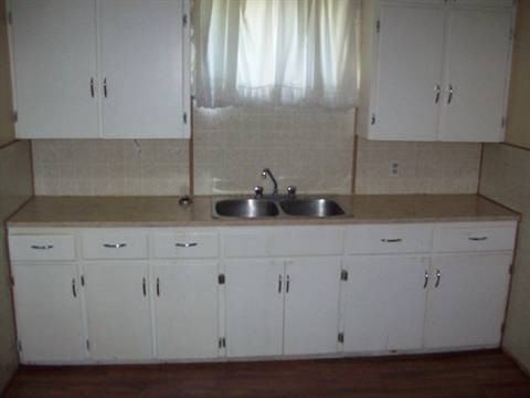 5512 46 Ave - Photo 2 of 5