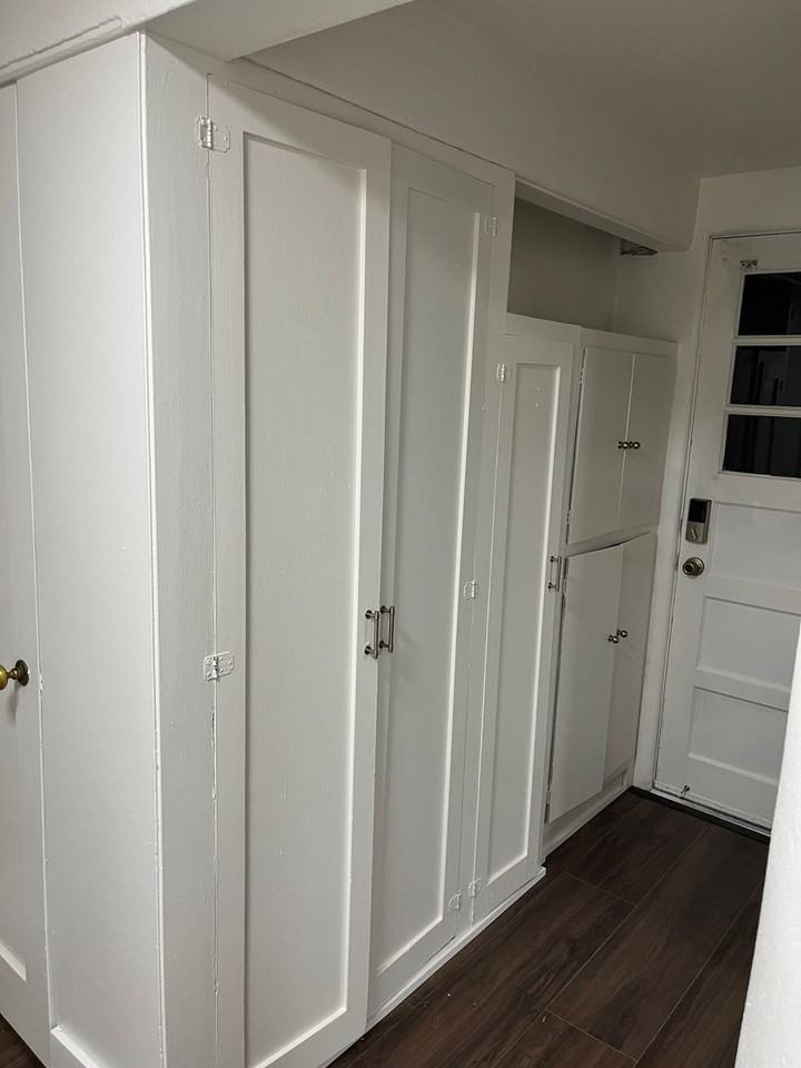 1038 Lewis Ave - Photo 2 of 18