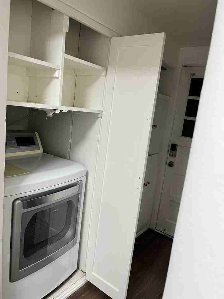 1038 Lewis Ave - Photo 3 of 18